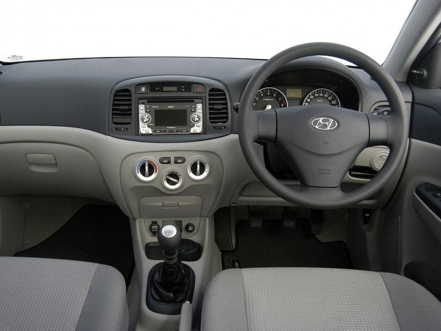  Hyundai Accent Sedan 2006 года  (ZA) (фото 16 из 18)